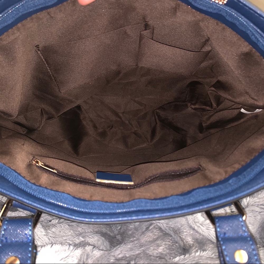 Handbag - Picture 6 of 7
